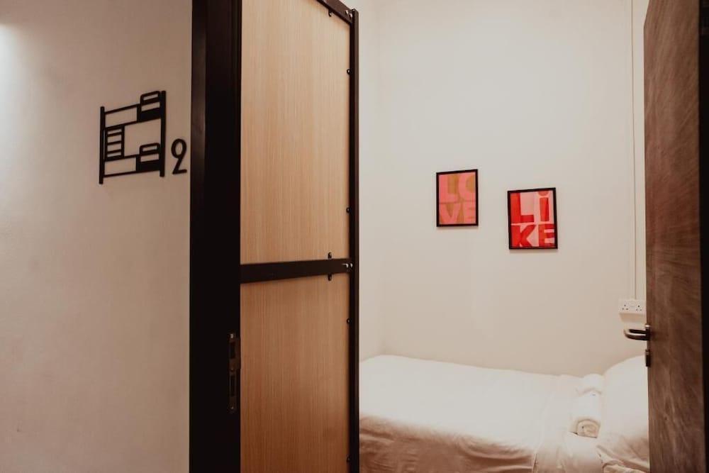 Code Hostel at Lavender Room Type - Basic Quadruple Room, Non Smoking