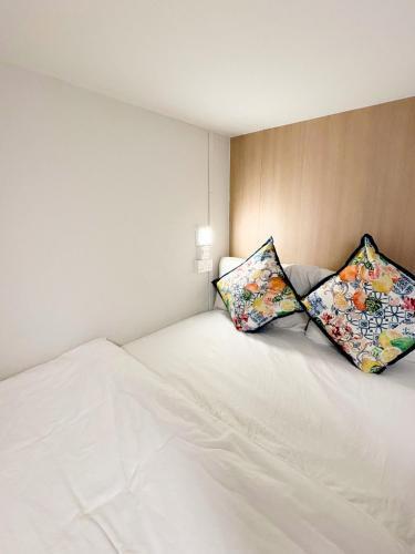 Code Hostel at Lavender Room Type - Twin or Double Room with Private Bathroom