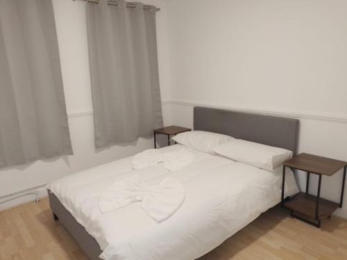 City Guest House se1 - Tap to explore photos