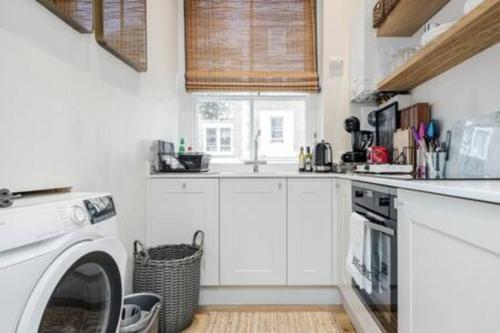 Charming spacious 1bed near Portobello Rd N.Hill - Tap to explore photos