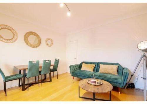 Cosy 1 Bed flat near Portonbello - Tap to explore photos