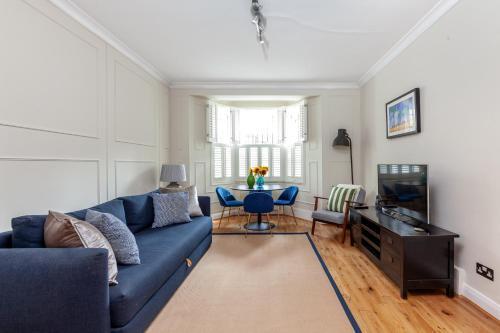 Chic&Charming Chelsea 2 bed flat - Tap to explore photos