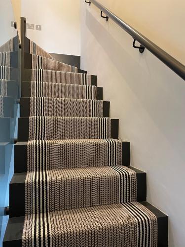 Chic mews house in South Kensington - Tap to explore photos