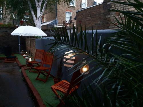 City oasis Stunning 1 bed apartment in Battersea - Tap to explore photos