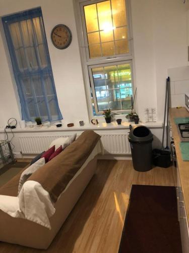 Room in Streatham Hill - Tap to explore photos