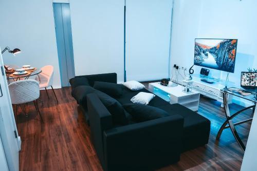 Cozy Apartment Near 02 Arena - Tap to explore photos