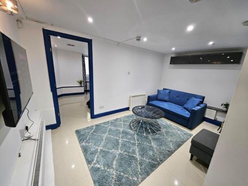 Savers Apartment Close to Emirates Stadium! - Tap to explore photos