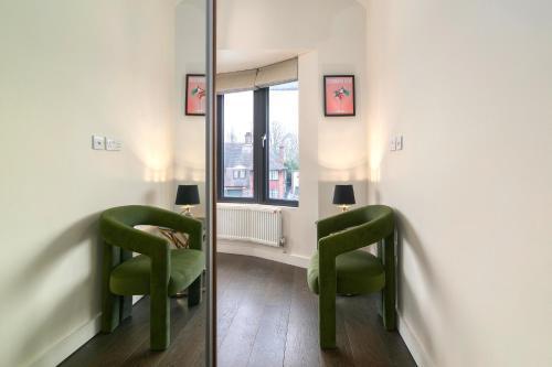 Cosy Flat London - Tap to explore photos