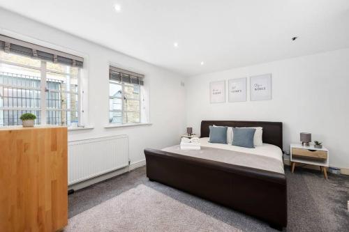 Cozy private 1-bedroom apartment in Hoxton - Tap to explore photos