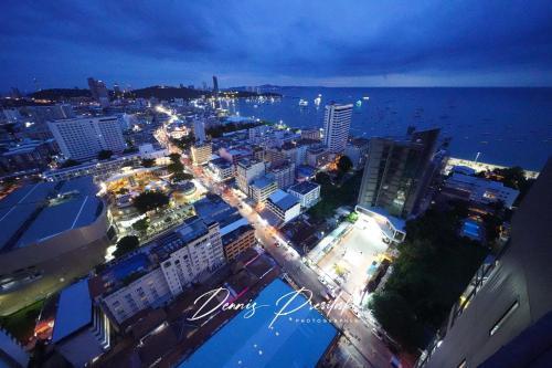 Edge Seaview Apartment - Tap to explore photos