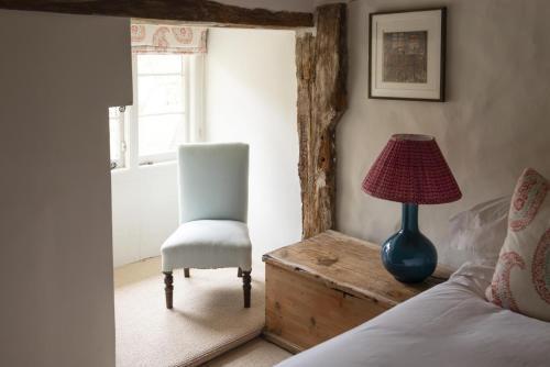 Fabulous Farmhouse in Hampshire - Tap to explore photos