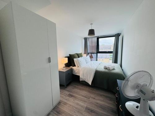 FT5 Brick Lane Apartments - Tap to explore photos