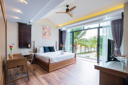 Hollywood Pool Villa Pattaya walking street 2km - Tap to explore photos