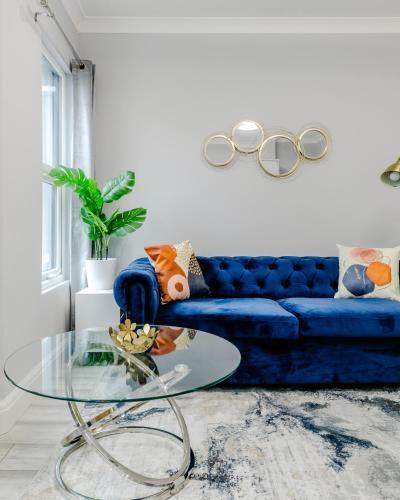 Homely 3 Bedroom House in Hammersmith - Tap to explore photos