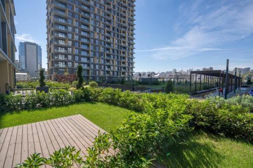Stylish 1-bedroom Apt- Experience City's Pulse