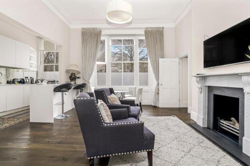 Stunning 3 Bed Apartment Paddington - Tap to explore photos
