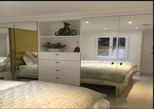 Knightsbridge-EARLY CHECKIN avail Sleeps 5 2Bedrooms 1 bathroom - Tap to explore photos