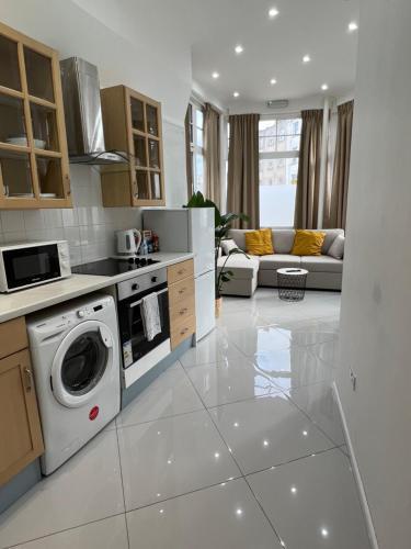 Stylish Flat in Camden/KingsCross - Tap to explore photos