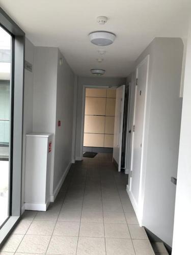 STUDIO Apartment opposite shoreditch Park - Tap to explore photos