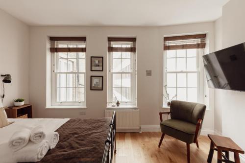 Holborn Townhouse - Tap to explore photos
