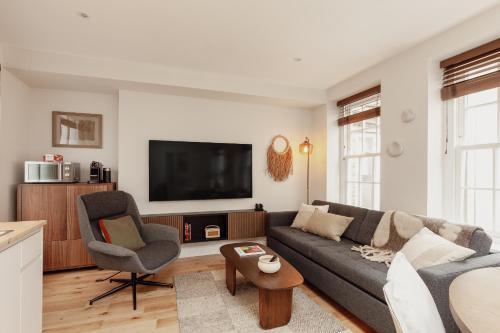 Holborn Townhouse - Tap to explore photos