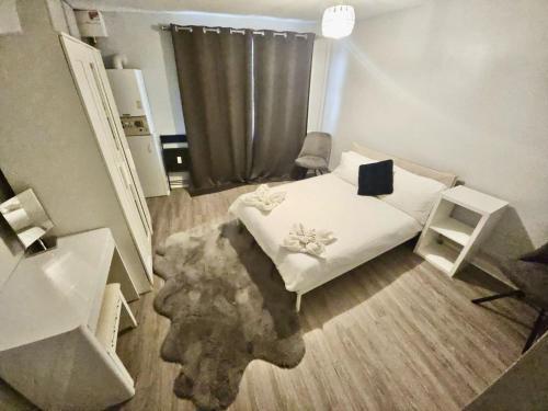 London Apartment - Near Kings Cross St Pancreas! - Tap to explore photos
