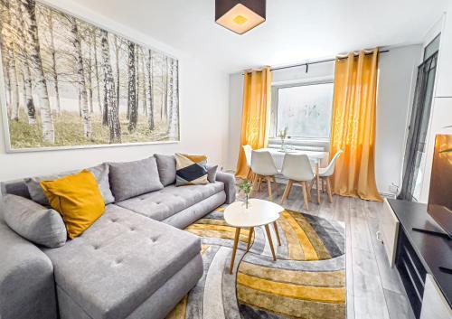 Stylish London Bridge Hideaway - Tap to explore photos