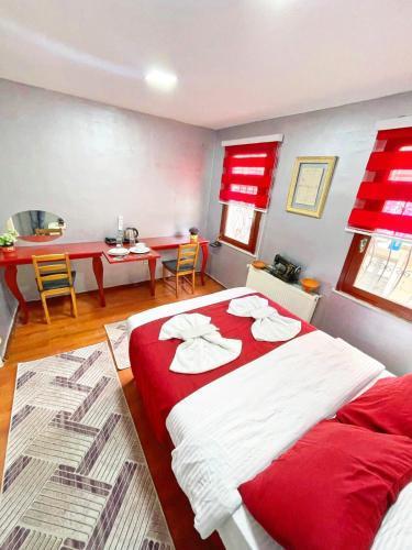 Taksim Ottoman Style Hotel - Tap to explore photos