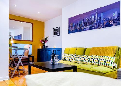 London Central Apartment - Tap to explore photos