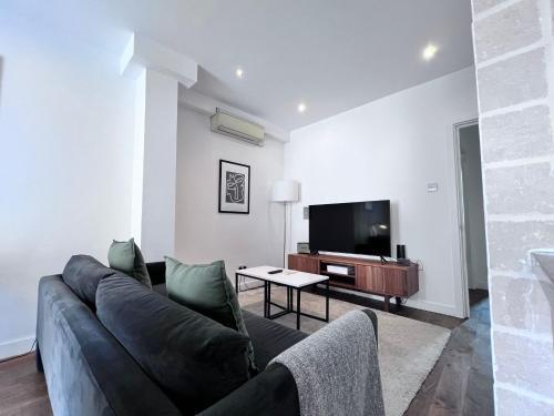 Luxury 2-bedroom Flat in Camden - Tap to explore photos