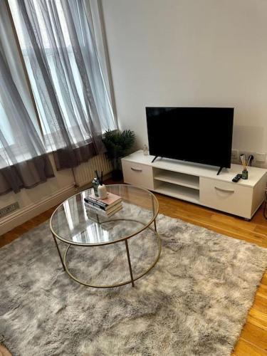 Lovely 2bed2bath Marylebone - Tap to explore photos