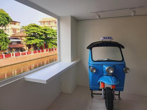 Line Bangkok Hostel Room Type - Deluxe Room