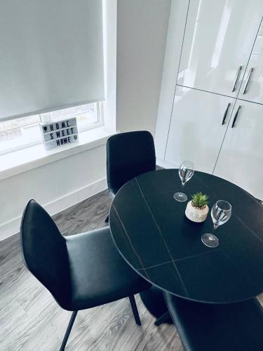 Luxury 2 Bedroom Apartment - Canning Town - Tap to explore photos
