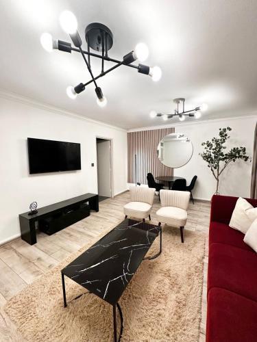 Apartment in Central London - 24 7 Security - Tap to explore photos