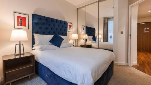 Monument Serviced Apartments by LovelyStay - Tap to explore photos