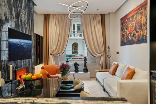 Unique 1 Bedroom Luxury Haven In Central London - Tap to explore photos