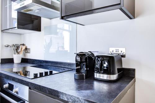 Notting Hill: Stylish 1-Bed Flat - Tap to explore photos