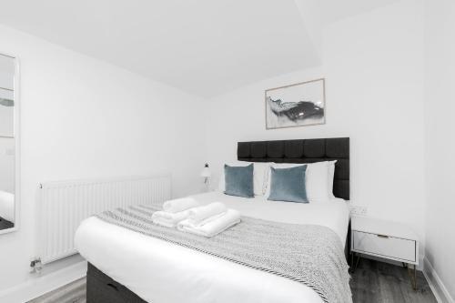 Modern Kensington Apartments Room Type - Deluxe One-Bedroom Apartment