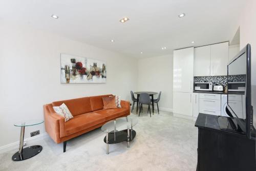 Three Bedrooom flat in Heart of London - Tap to explore photos