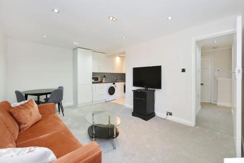 Three Bedrooom flat in Heart of London - Tap to explore photos