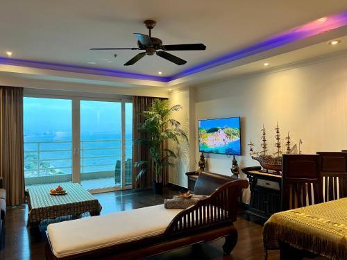 View Talay 7 Seaview Apartments - Tap to explore photos
