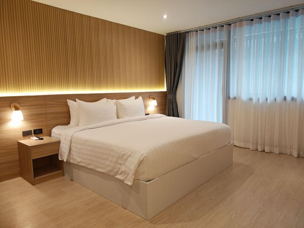 Winston Hotel Room Type - Deluxe Double Room, Non Smoking, City View