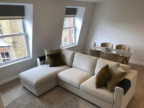 New! Fantastic 1 Bedroom Flat SW6 near Central London - Tap to explore photos