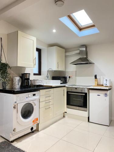 Tower Bridge Studios - Tap to explore photos