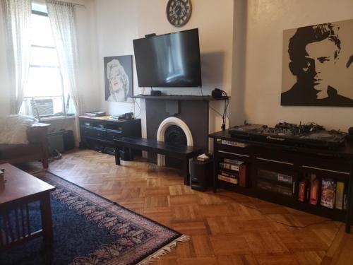 private room in East Village apartment - Tap to explore photos