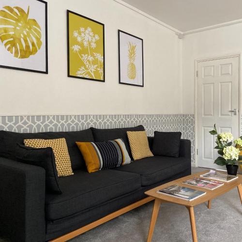 ONE BEDROOM FLAT IN FULHAM - Tap to explore photos