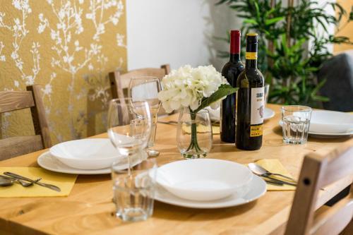 Serviced apartment in finchley road - Tap to explore photos