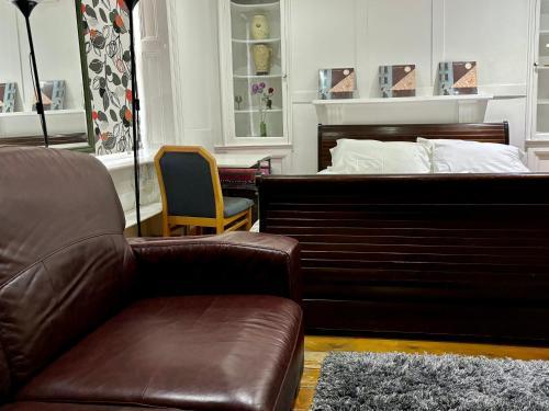 Stay in Bloomsbury - Tap to explore photos