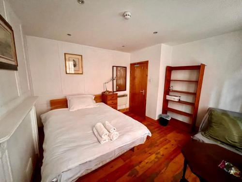 Stay in Bloomsbury Room Type - Double Room with Shared Bathroom