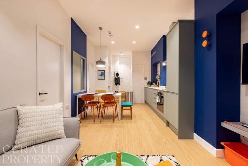 Pristine Apartment - Minutes from Angel Tube St - Tap to explore photos
